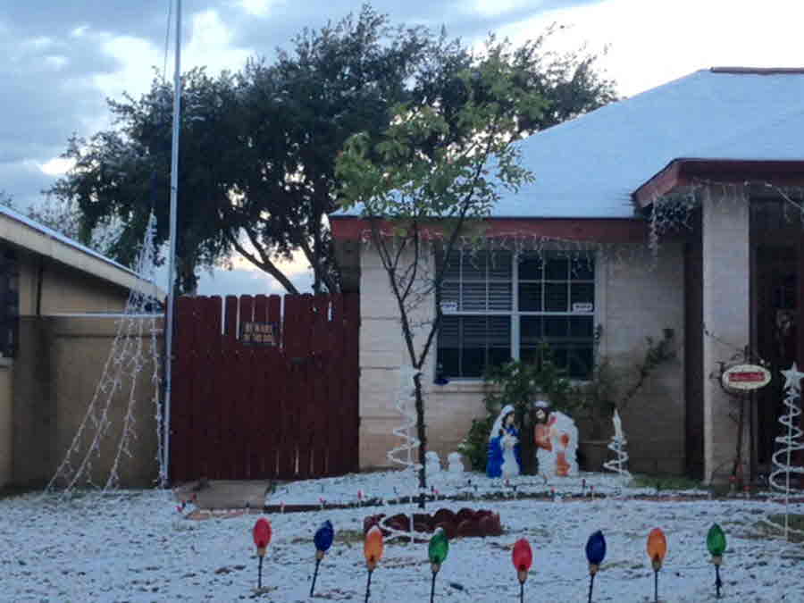 Laredo: Snow With Decorated Home - Credit Oscar Maldonado