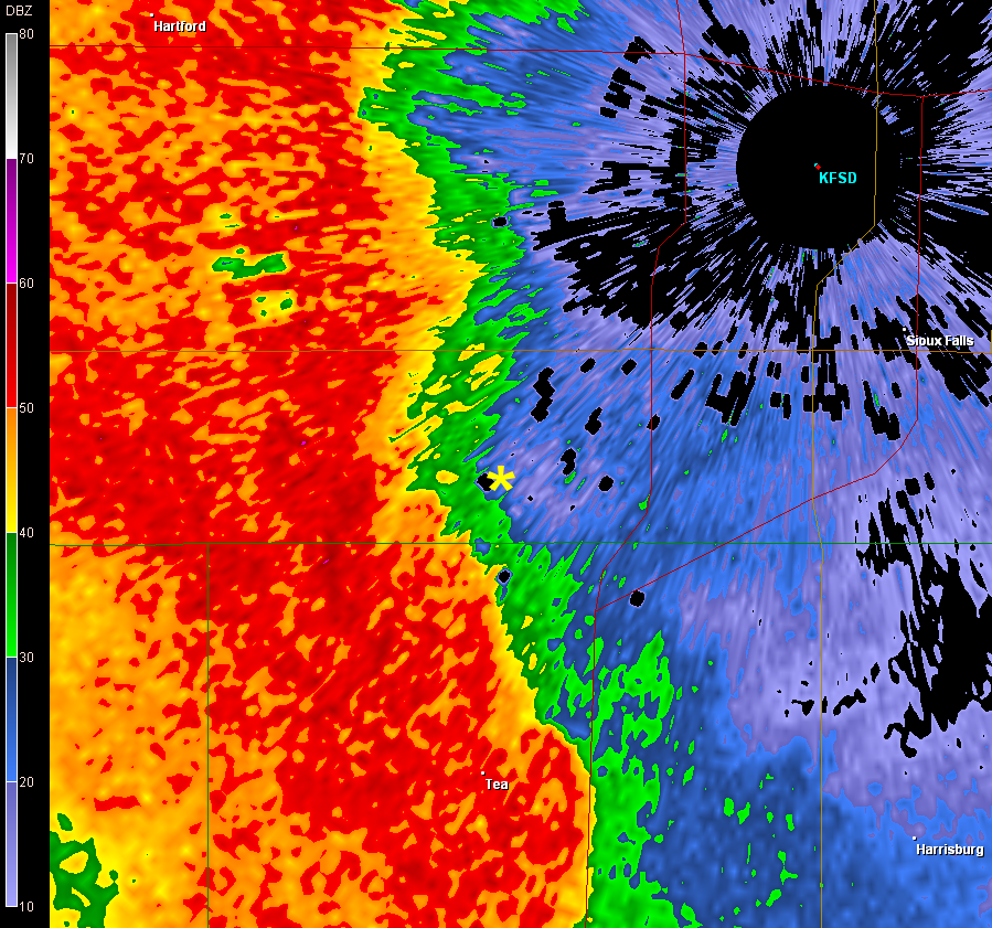 Radar relfectivity image from 2:36 am CDT.