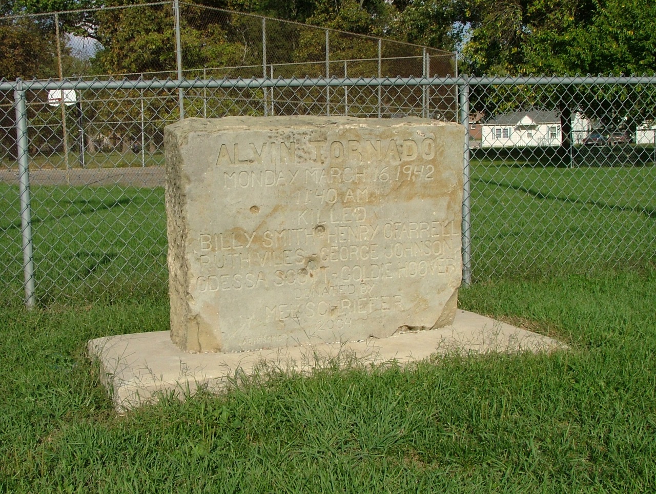 Commemorative marker of Alvin tornado. Photo credit: Wikimedia Commons