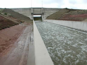 Water flowing out the spillway at Lake Alan Henry on 11/17/2004