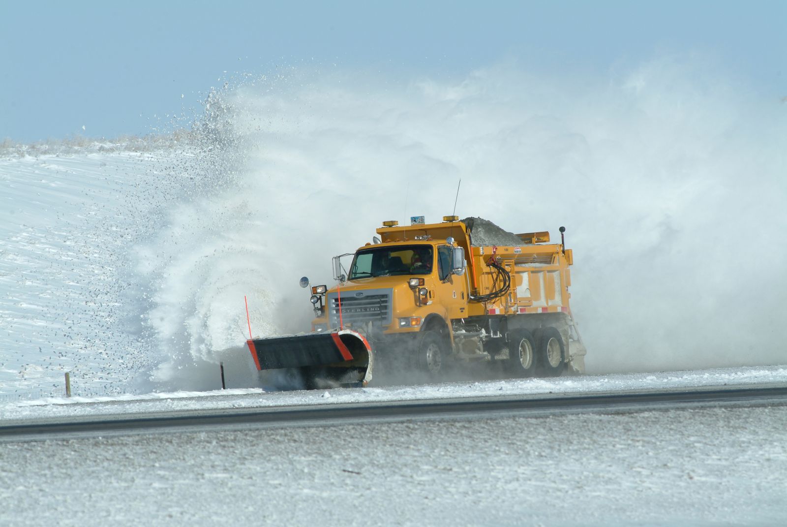 WYDOT clears snow on Interstate 80
