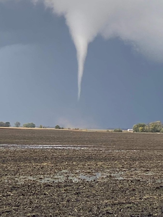 Tornado 4 miles west of Clinton, MN at 3:42 PM (Photo by Jason Haugen, relayed by Nick and Amanda Elms)
