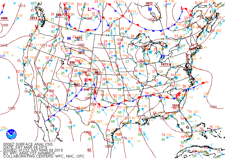 WPC Surface Pressure Chart showing the low pressure system moving from the Central Plains to the Great Lakes region.