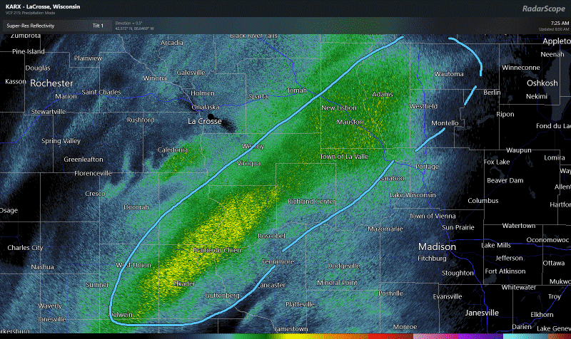 Radar loop showing a heavy snow band across central Wisconsin into northeast Iowa.