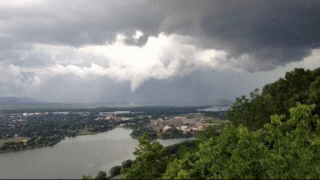 Tornado near Mississippi River