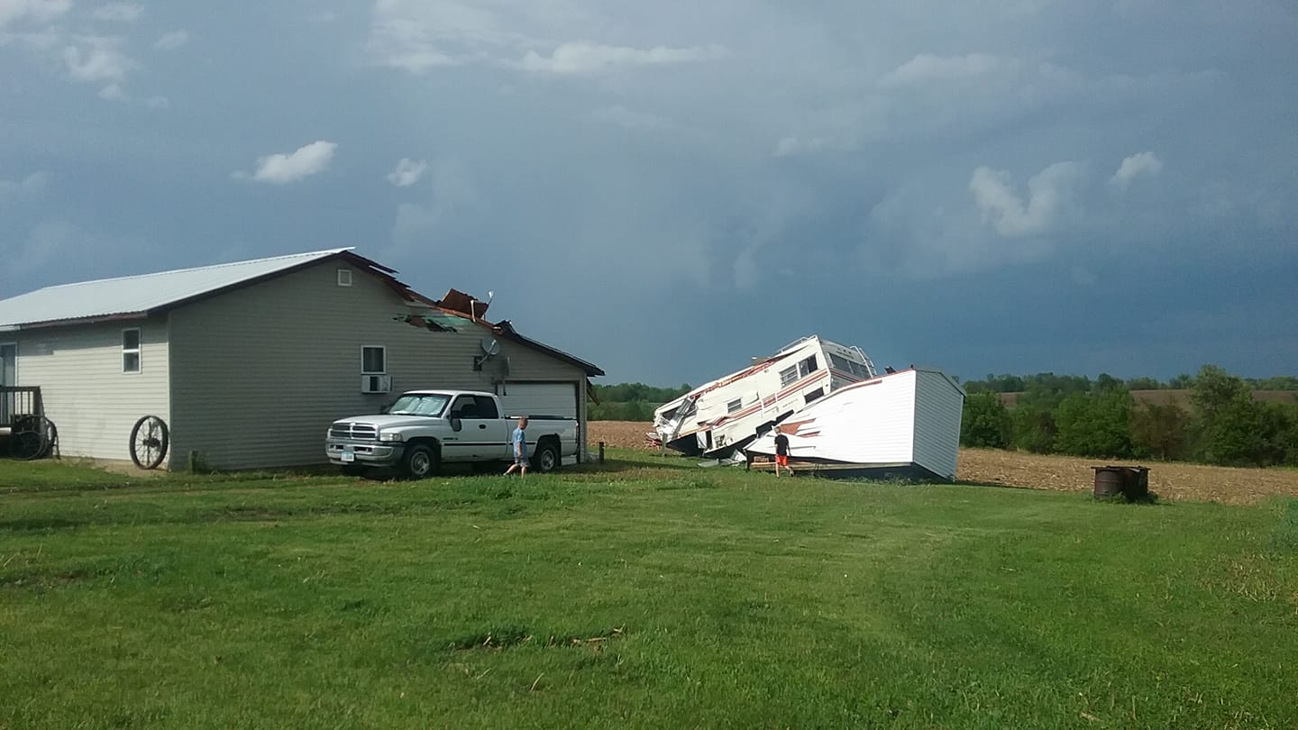 Wind Damage near Monona, IA