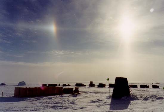 Halo around the sun that heralds bad weather