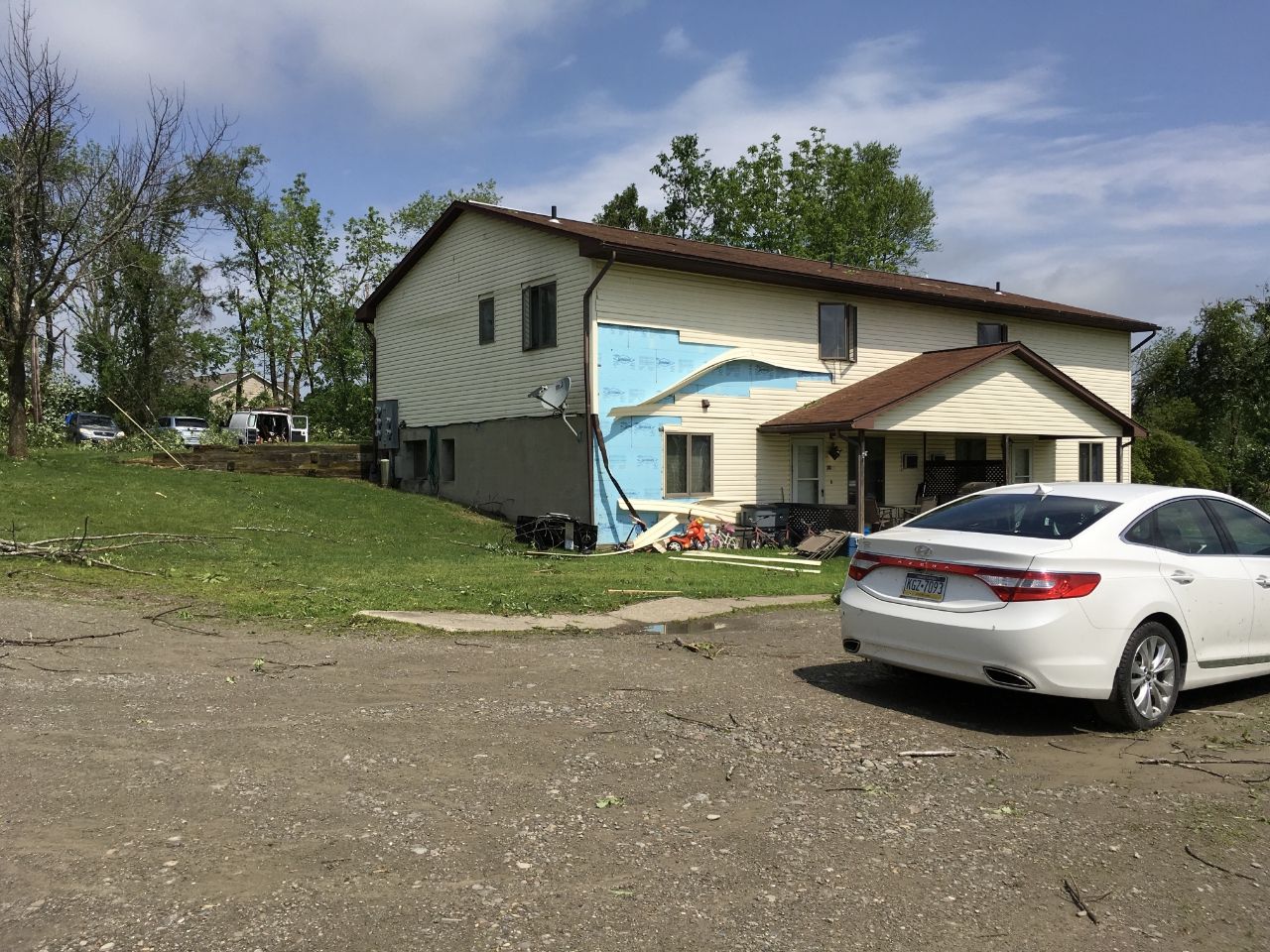 Siding damaged in Newton Township, PA