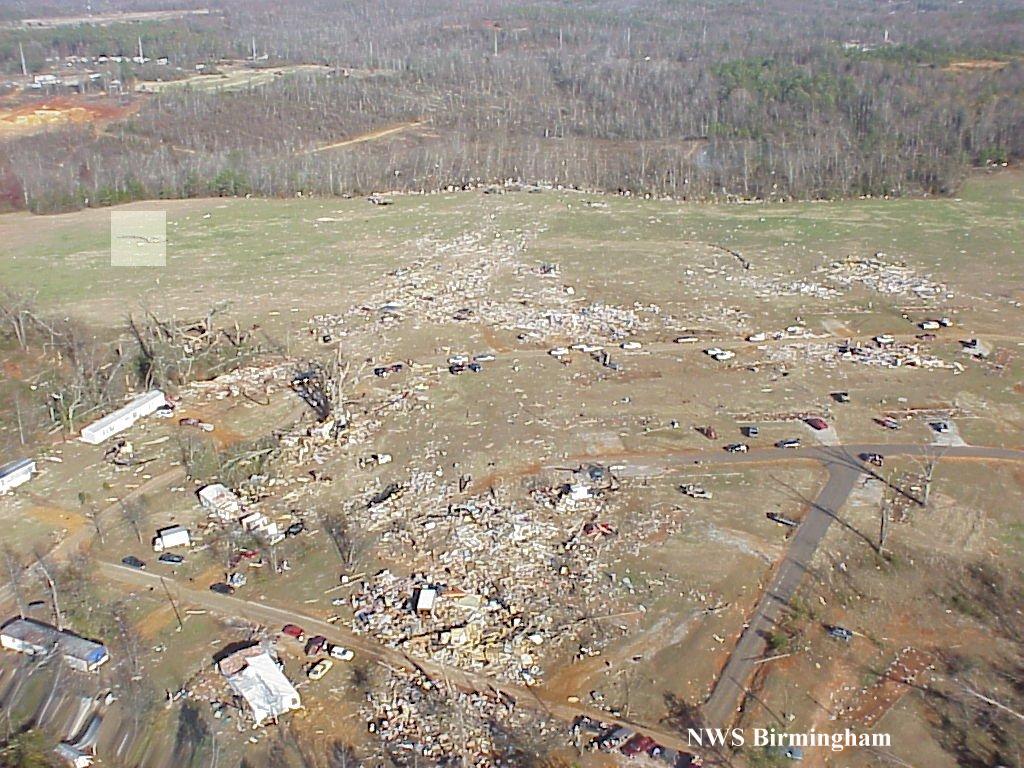 Trailers damaged at the Bear Creek Trailer Park (NWS Birmingham)