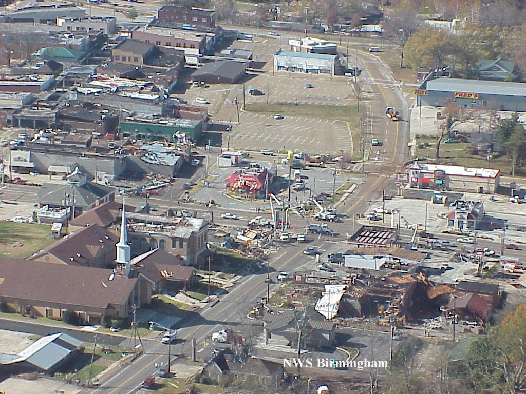 Haleyville Tornado - November 24, 20011024 x 768