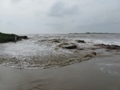 Crashing waves at Isla Blanca Park jetty (click to enlarge)