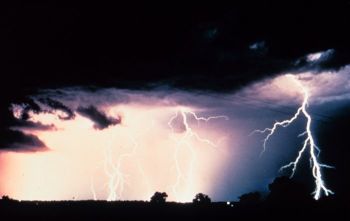 time sequence photo of numerous lightning strikes