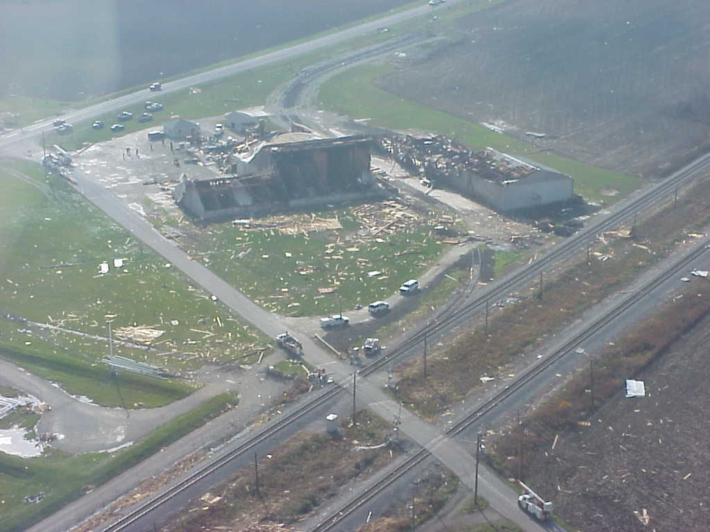 Click for photo gallery of Fostoria tornado