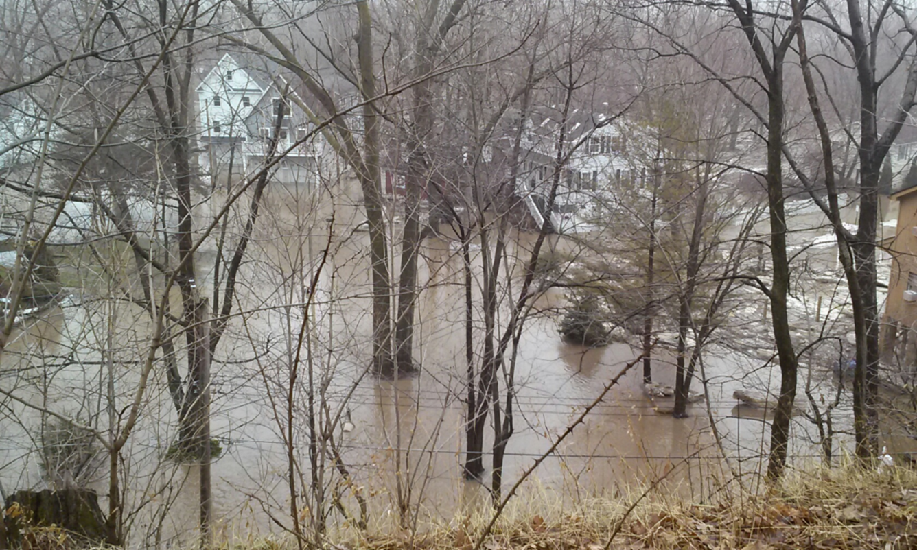 Vermilion: Riverside Dr area, ice jam flooding