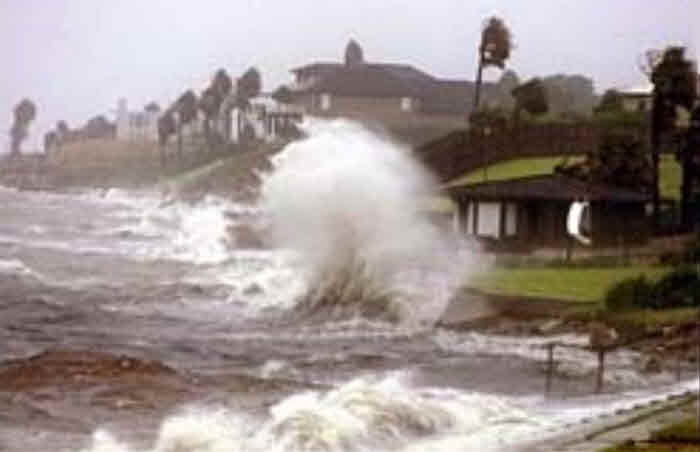 Hurricane Bret Waves