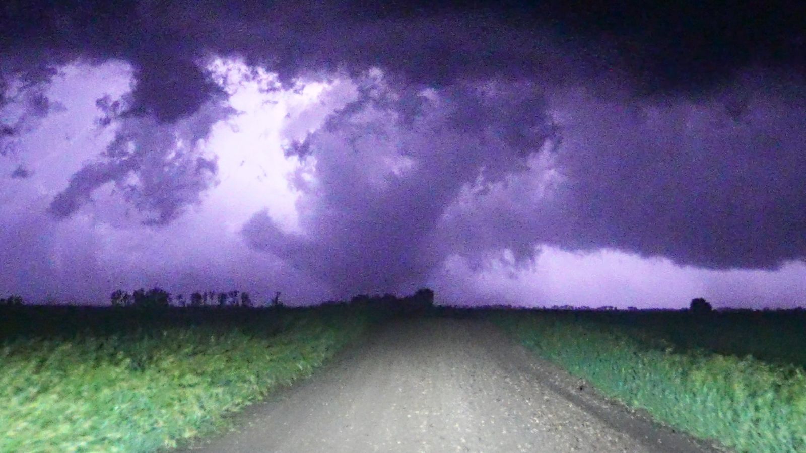 EF3 Tornado near Enderlin, ND roping out
