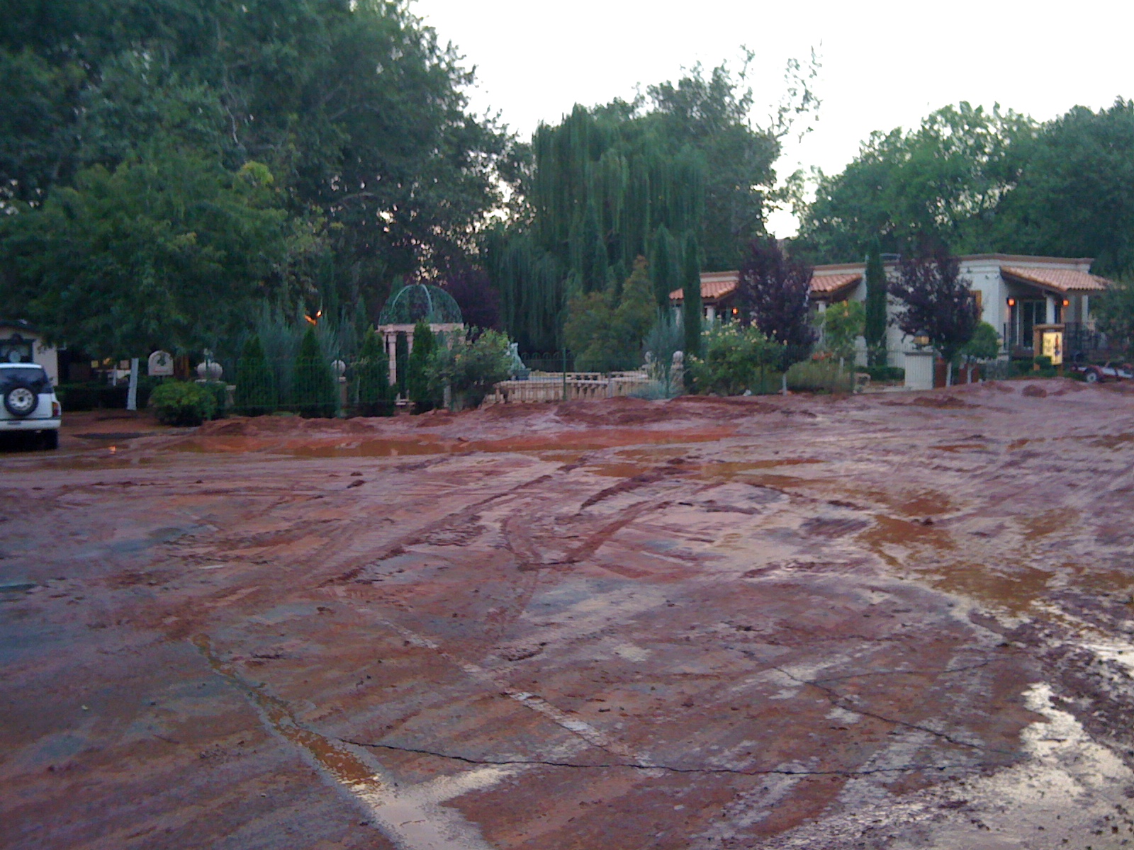 Significant flood waters seen flowing in the Tlaquepaque area