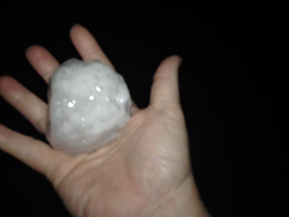 Hail south of Plankinton