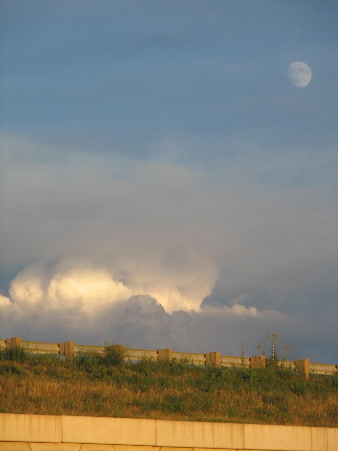 Cumulonimbus cloud across Northwest Iowa viewed from the NWS Office