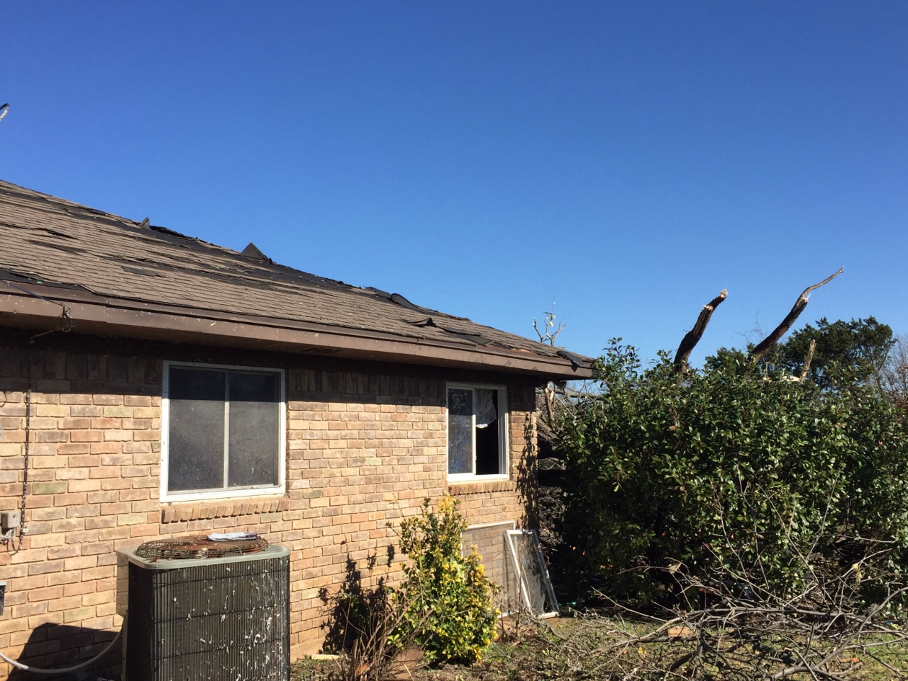 Tornado damage near Lake Whitney