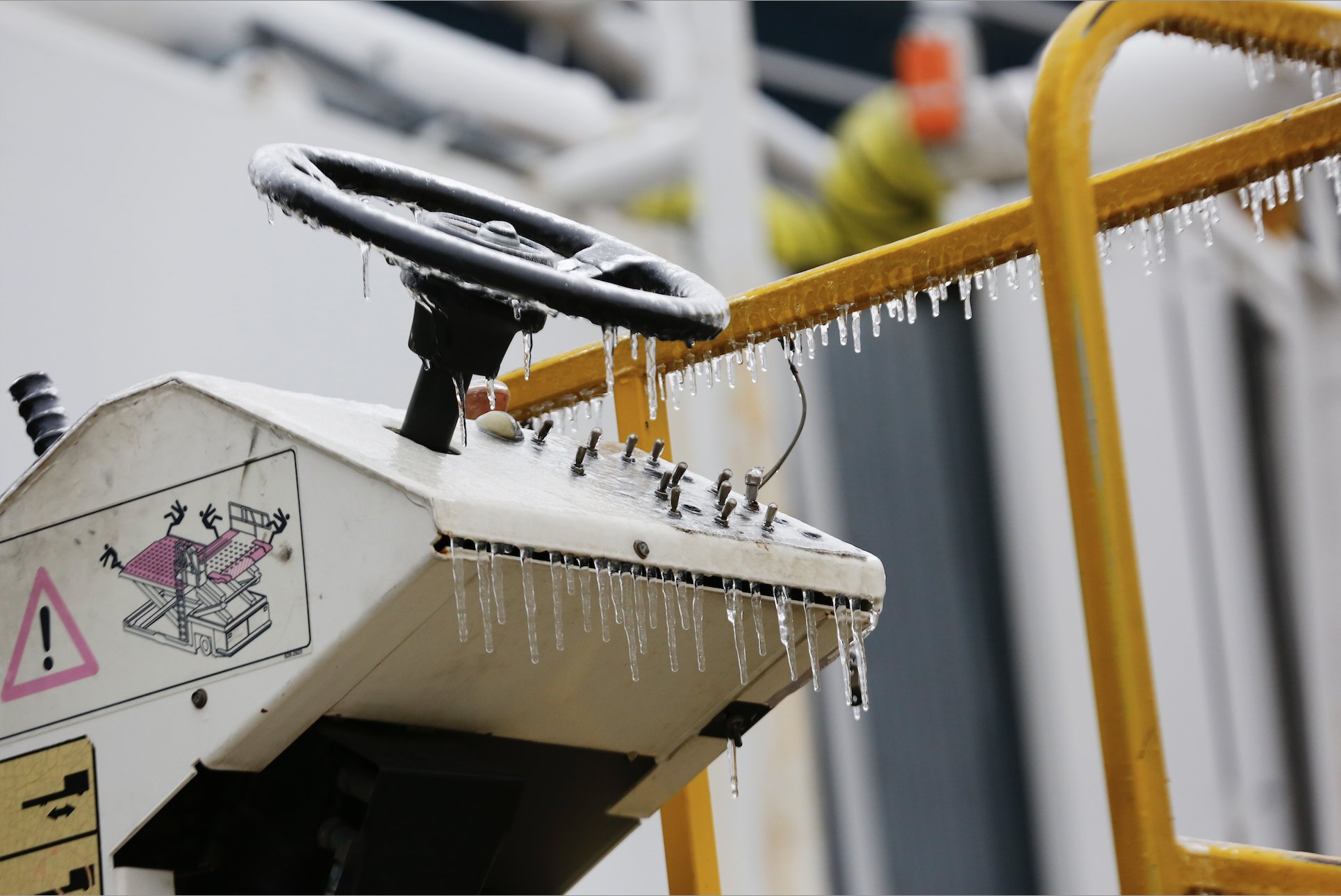 ice at DFW Airport (photo by DFW Airport)