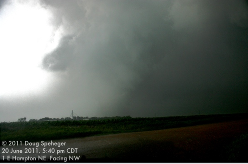 Tornado one mile east of Hampton.  Photo by Doug Speheger.
