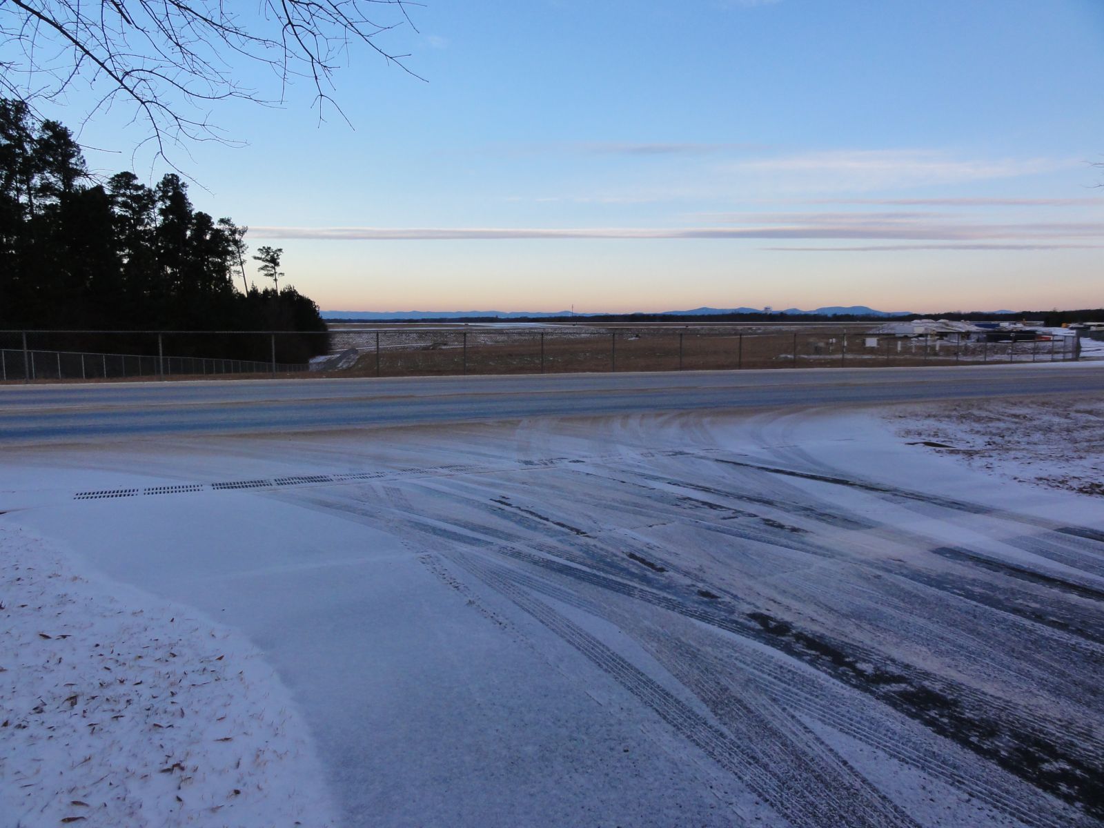 Newly fallen snow on the afternoon of 28 January 2014, at the Greenville - Spartanburg International Airport