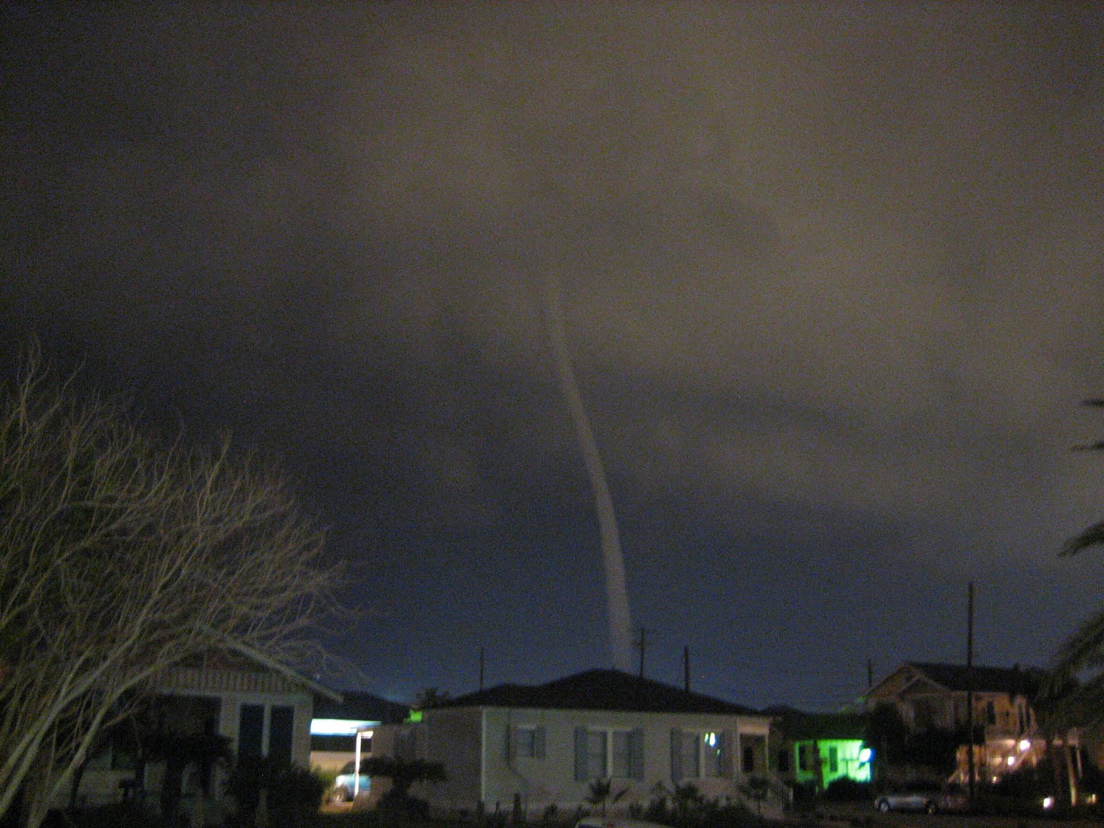 August 30, 2009 Waterspout photo (courtesy of Daniel Pruessner) taken on Galveston Island around 14th Street about a block from the Seawall and looking to the southwest