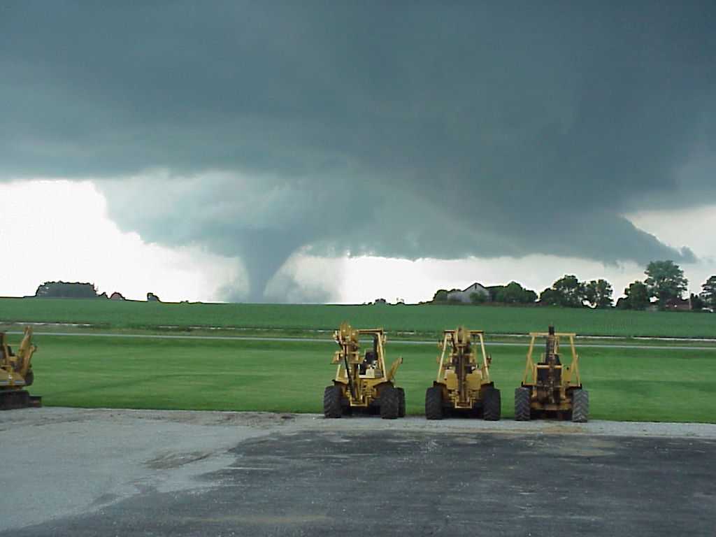 Photo taken at Vermeer Sales 2 miles east of Eureka looking north at F4 tornado 5 miles away. Photo by Glade Stutzman