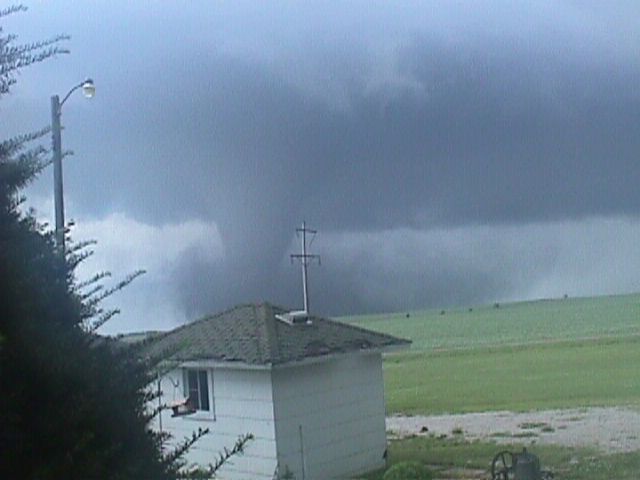 F4 tornado near Roanoke. Photo by Sharol Minger