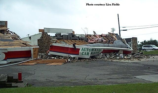 Peru tornado damage May 30, 2004