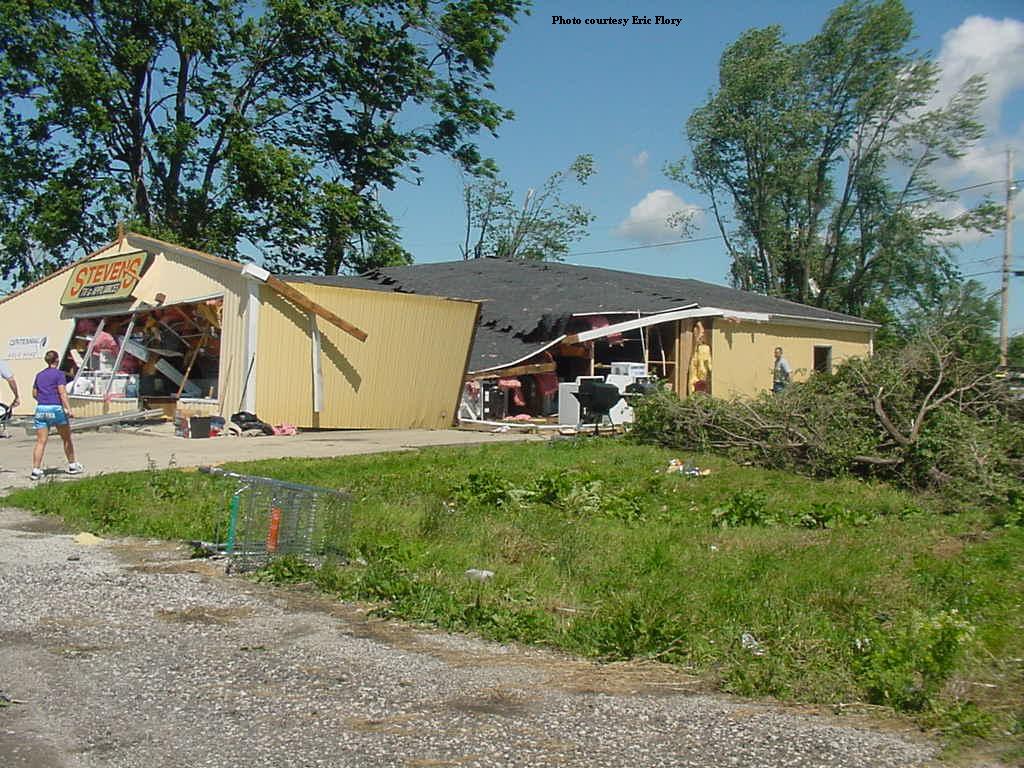 Peru tornado damage May 30, 2004