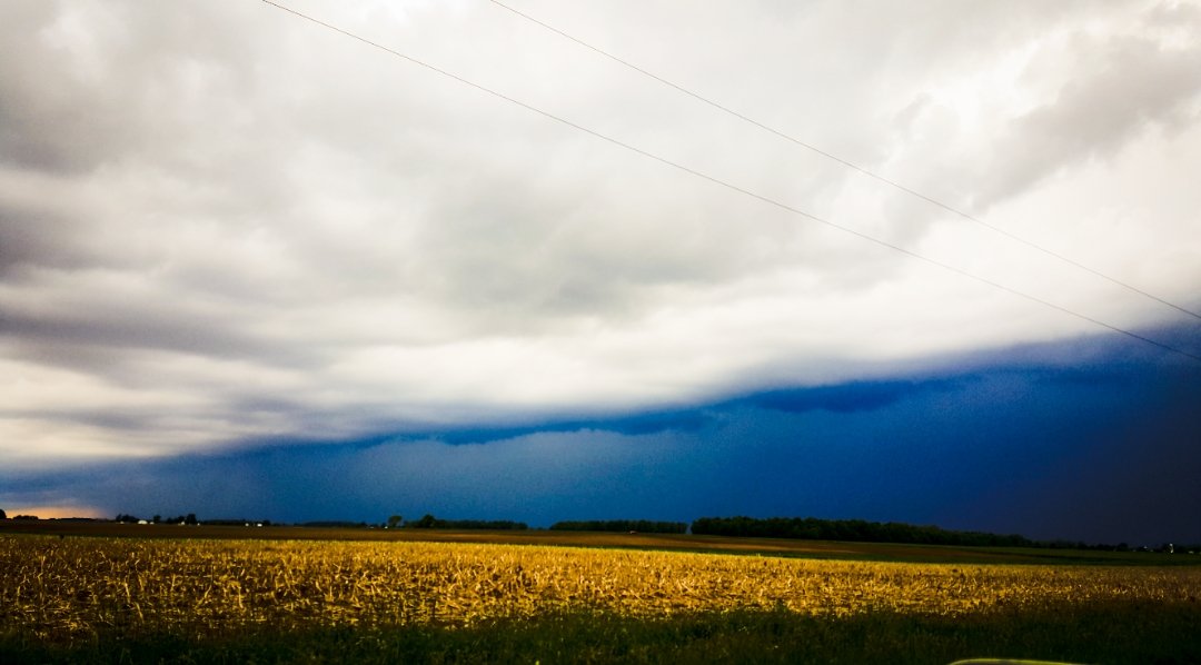 Photo of shelf cloud