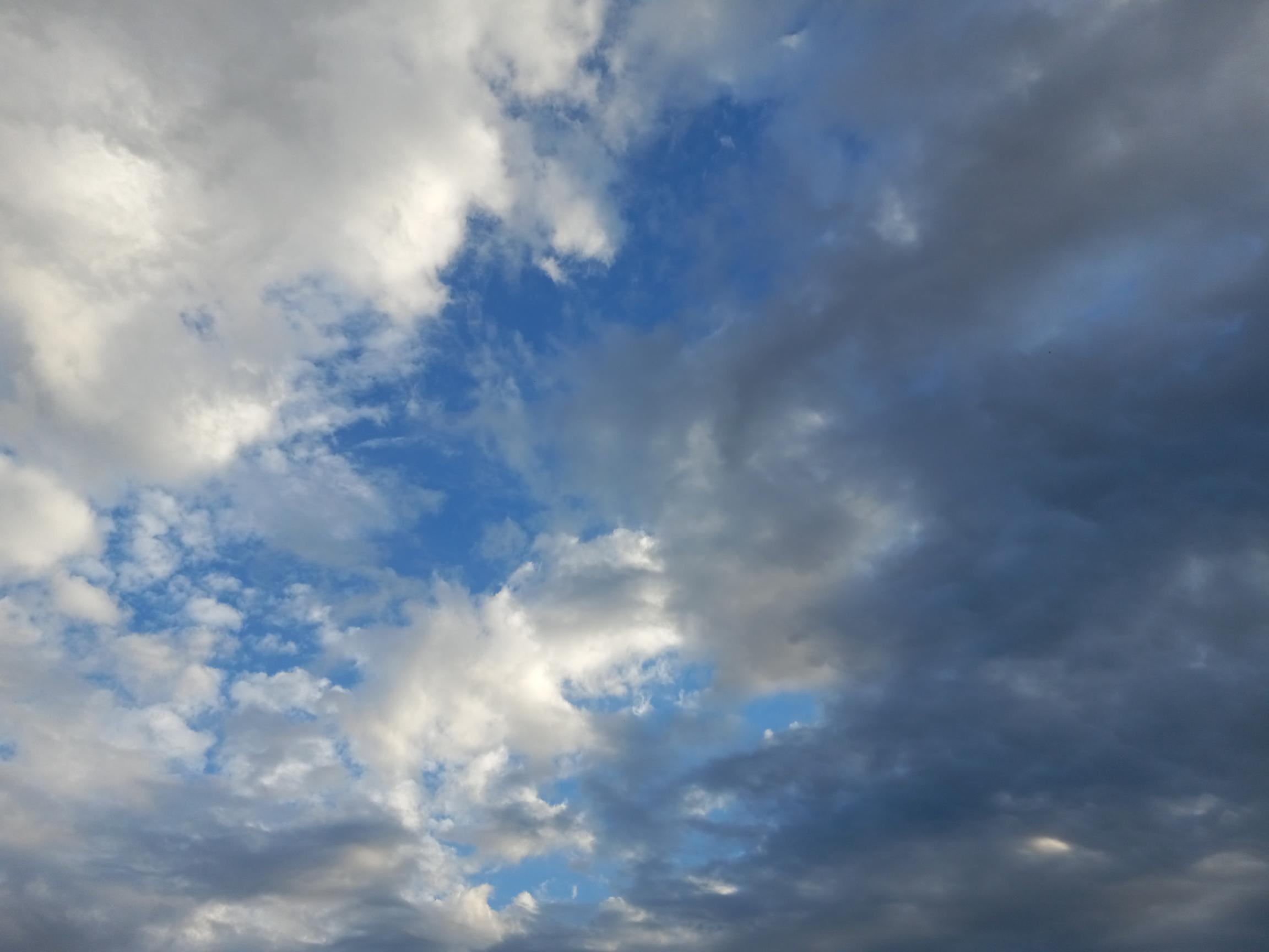 Partly cloudy skies over Louisville, KY September 16, 2023