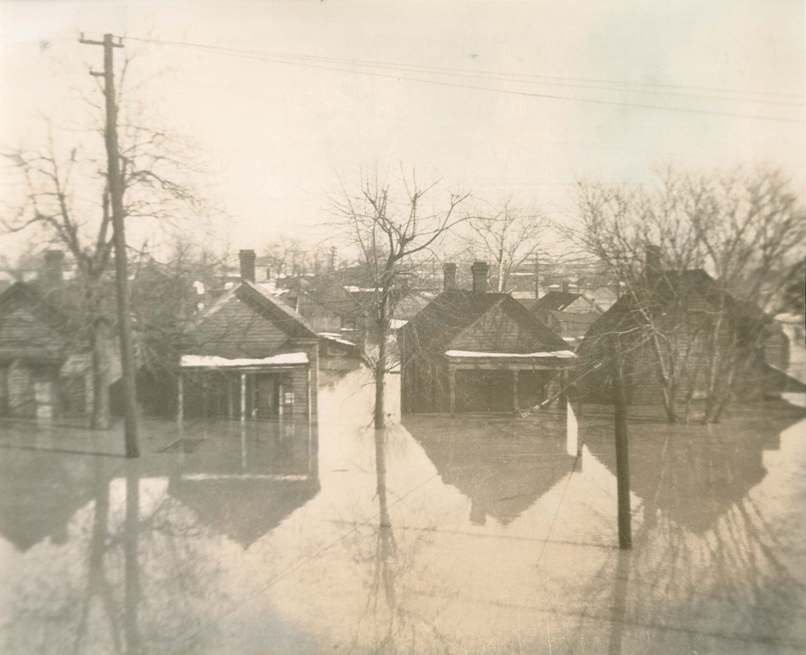 IMAGES  91-year-old Louisville woman remembers Great Flood of