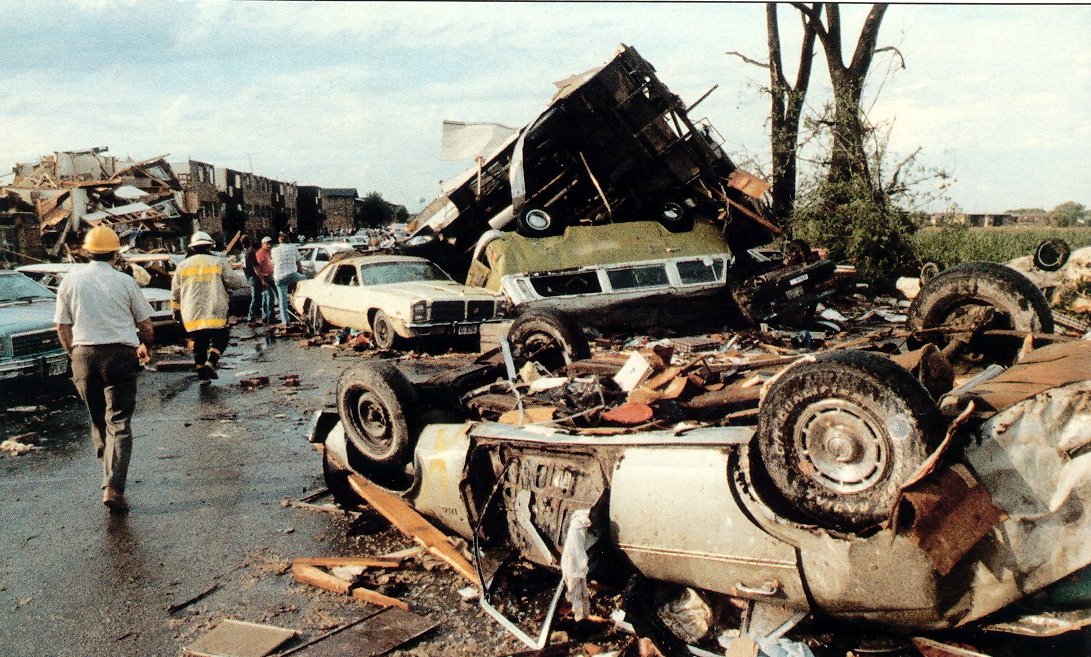 aug1990dmg2.JPG - Plainfield tornado Damage Photo #1 > weather.gov