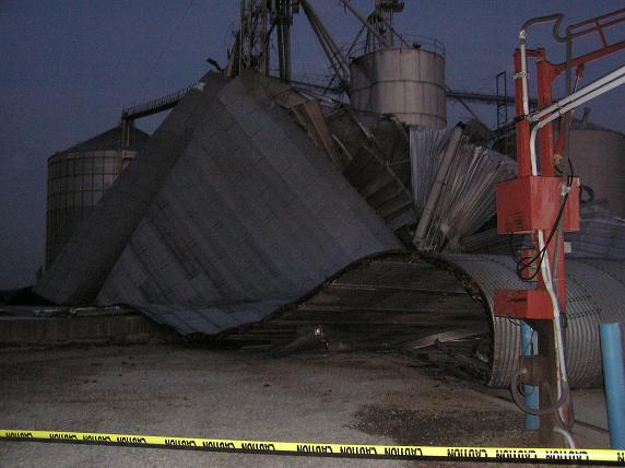 Silo damage between Manhattan and Peotone