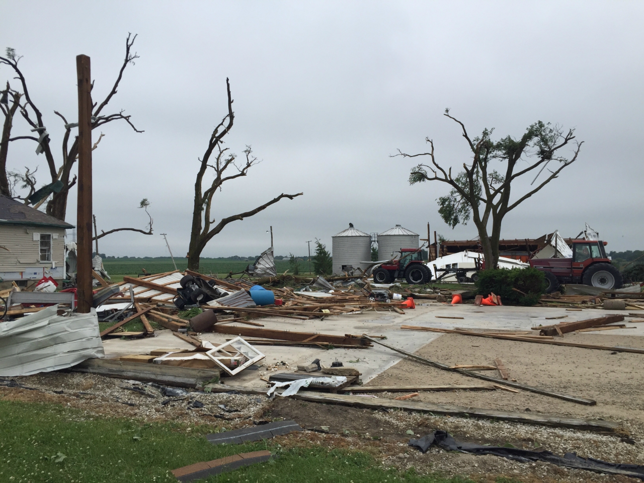 Photo showing damage to barn from Marseilles-Seneca tornado