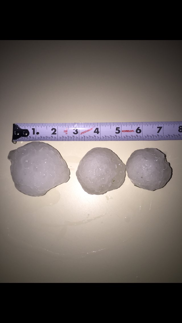 Photo showing hail that fell near Ottawa