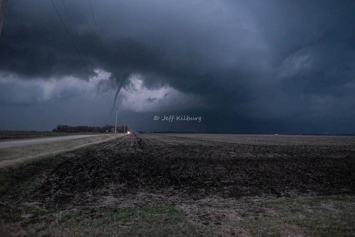 Photo showing tornado in La Salle County