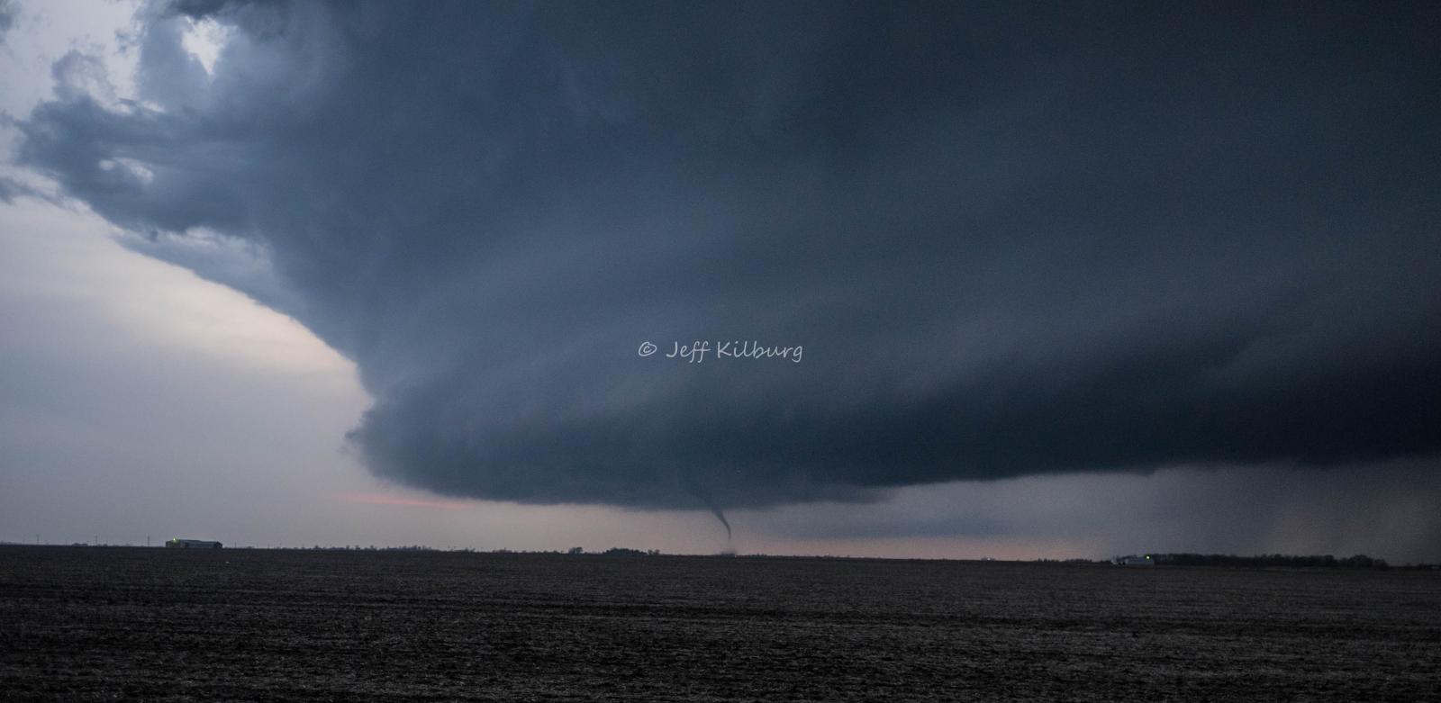 Photo showing thunderstorm in La Salle County