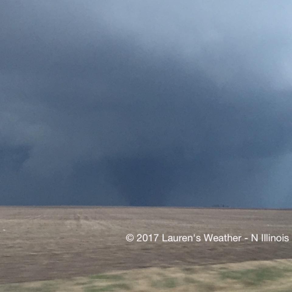Photo showing tornado near Ottawa