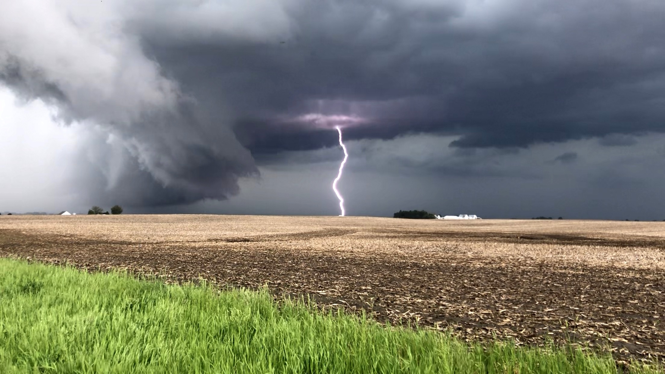 Sandra Mallery-Davis lightning photo, Walnut, IL