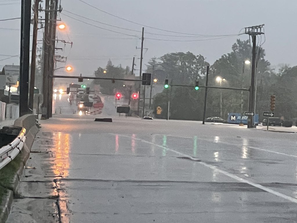 Flooding on S. Brentwood and Marshall in St. Louis
