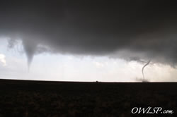 Pictures taken by Wesley Luginbyhl from near Cedar Hill (click on the image to enlarge). The image was taken at 6:19 pm looking south-southwest from 1 mile east of Cedar Hill.. 