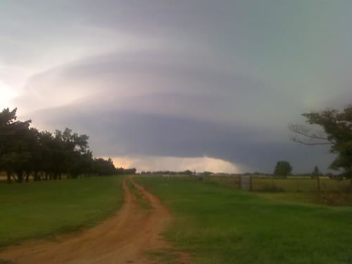 Picture of a rotating storm as it approached Paducah late on the afternoon of 14 June 2009. The picture was taken by Steven Beck. Click on the image for a larger view.