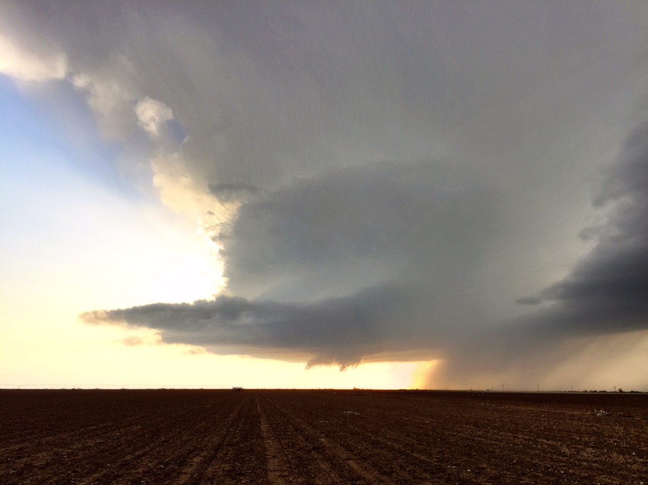 Photograph taken at 7:50 pm of the supercell which produced a brief tornado west of Floydada. Photo courtesy Bruce Haynie. Click on the image to view a larger version