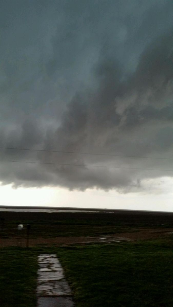 Supercell thunderstorm just west of Post. Photo courtesy of Michael Isbell (Garza County Emergency Management Coordinator).