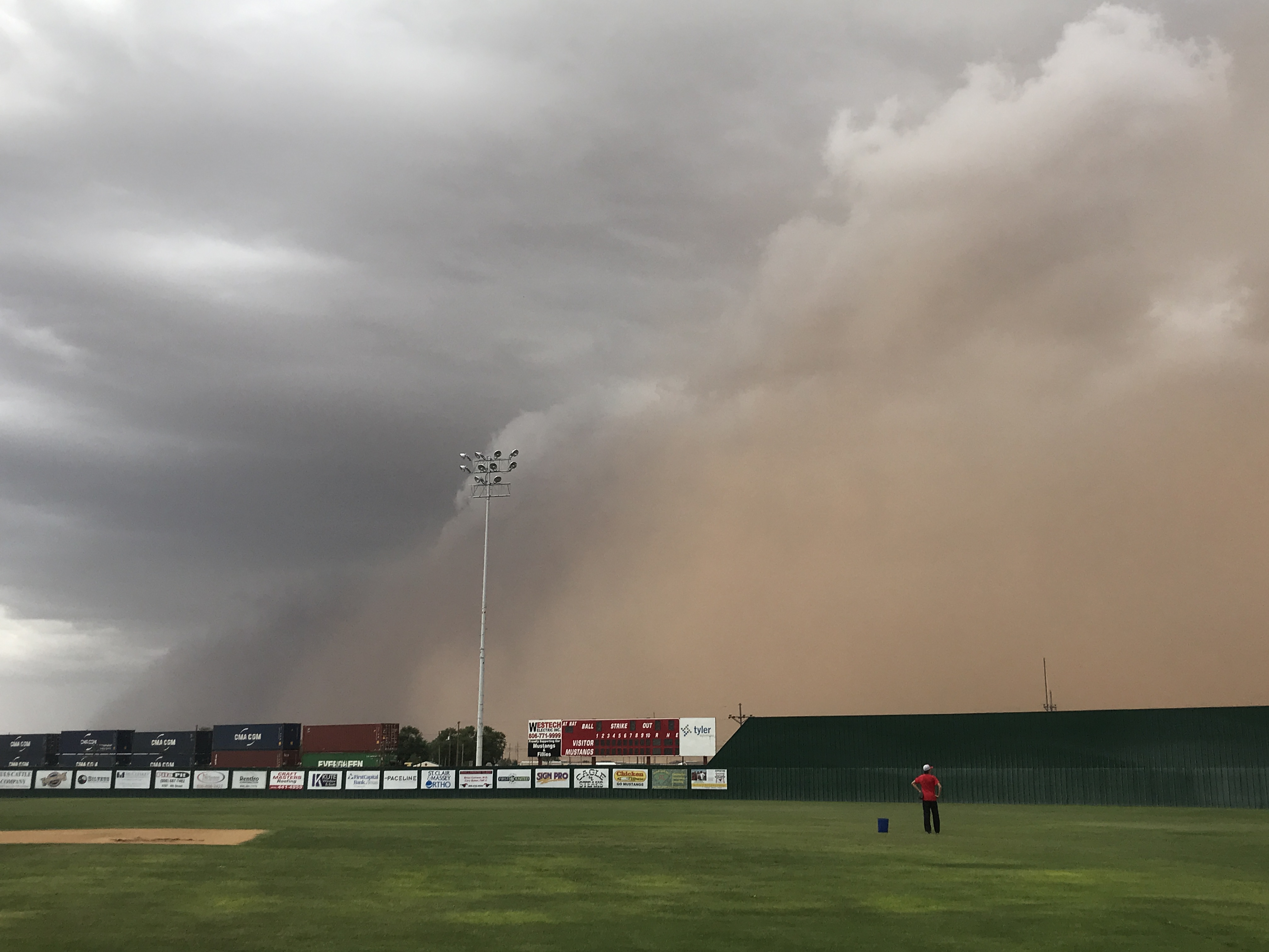 Wall of wind and dust (haboob) approaching Shallowater on Saturday evening. The picture is courtesy of Bruce Haynie.