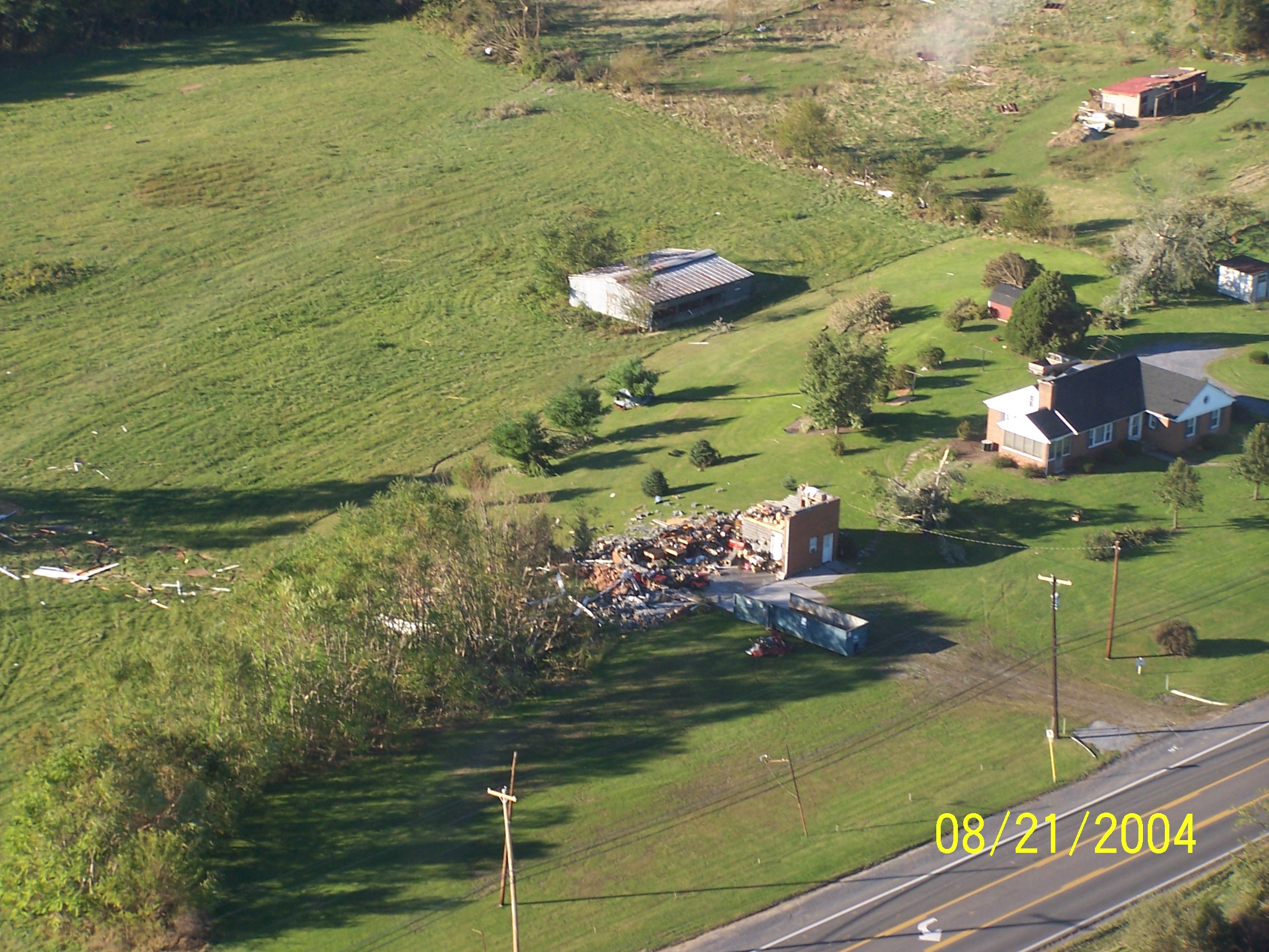 /images/lwx/sept17tornadoes/FrederickVA_Picture5.jpg